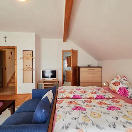 Asbacher Klosterkeller Guest house